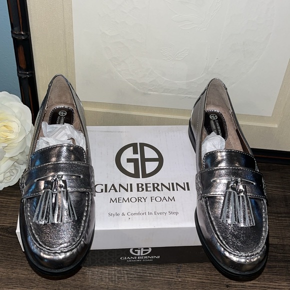 Giani Bernini Mauwe Memory Foam Dark Pewter Metallic Round Toe Loafers NIB sz 5 - Picture 1 of 15